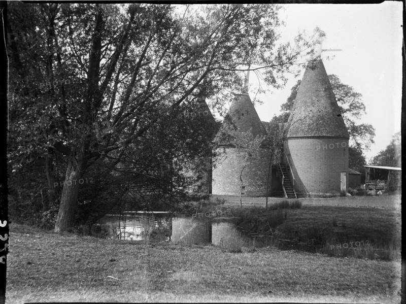 Luckhurst, Lower Road, Stone-cum-Ebony, Ashford, Kent, 1926. Creator: Katherine Jean Macfee.