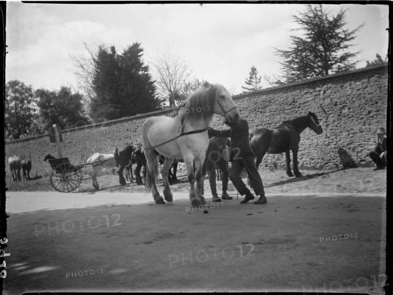 Fosse Way, Stow-on-the-Wold, Cotswold, Gloucestershire, 1928. Creator: Katherine Jean Macfee.