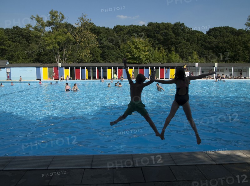 Tooting Bec Lido, Tooting Bec Road, Streatham, Wandsworth, London, 2013. Creator: Simon Inglis.