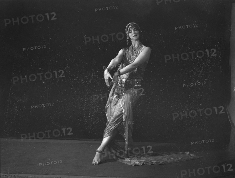 St. Denis, Ruth, 1919 Feb. 11. Creator: Arnold Genthe.