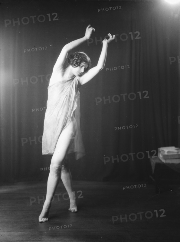 Wanger, Beatrice, Miss, 1922 June 26. Creator: Arnold Genthe.