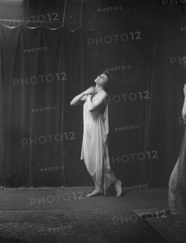Elsie Dufour dancer, between 1918 and 1920. Creator: Arnold Genthe.