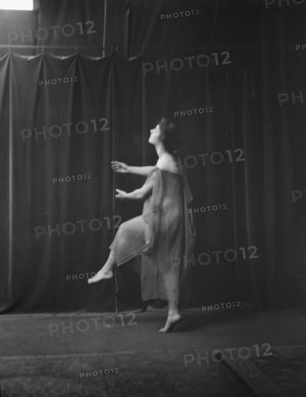 Elsie Dufour dancer, between 1918 and 1920. Creator: Arnold Genthe.