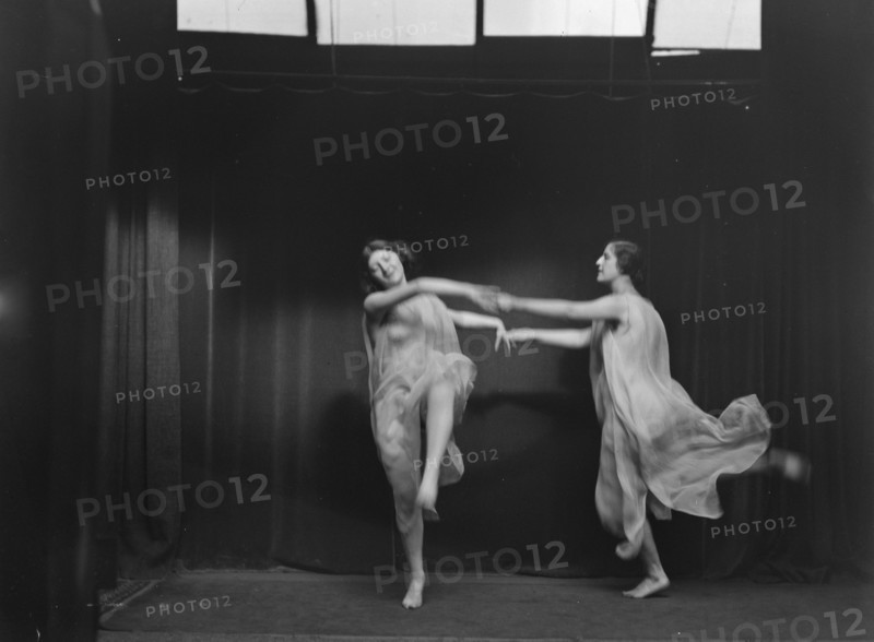Elsie Dufour dancers, between 1918 and 1920. Creator: Arnold Genthe.