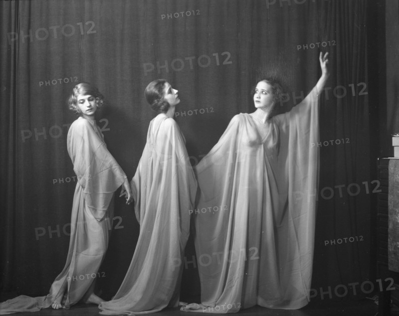 Isadora Duncan dancers, between 1915 and 1923. Creator: Arnold Genthe.
