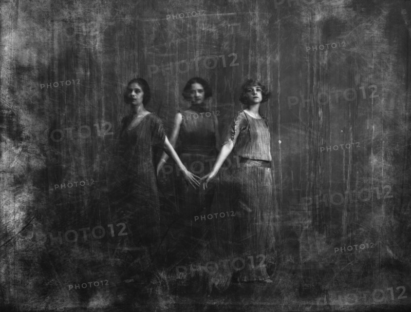 Isadora Duncan dancers, between 1915 and 1923. Creator: Arnold Genthe.