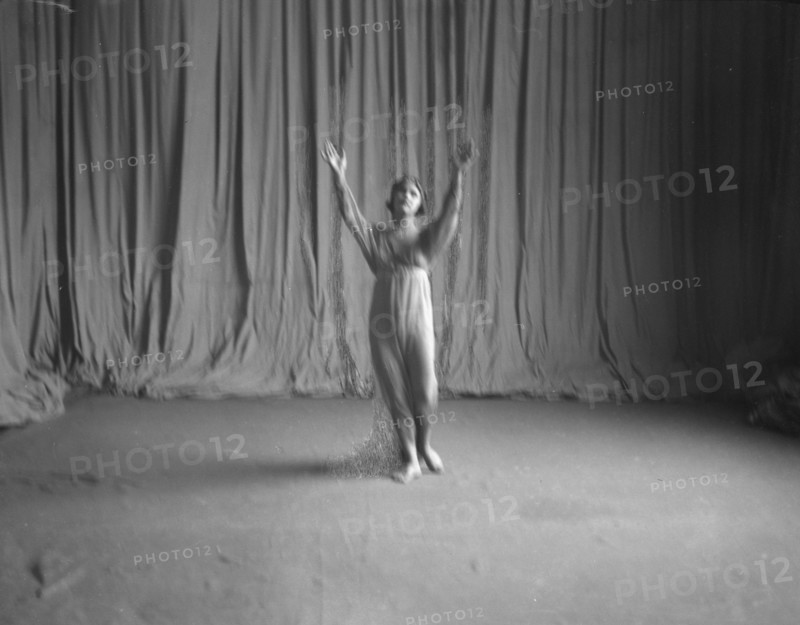Isadora Duncan dancers, between 1915 and 1923. Creator: Arnold Genthe.