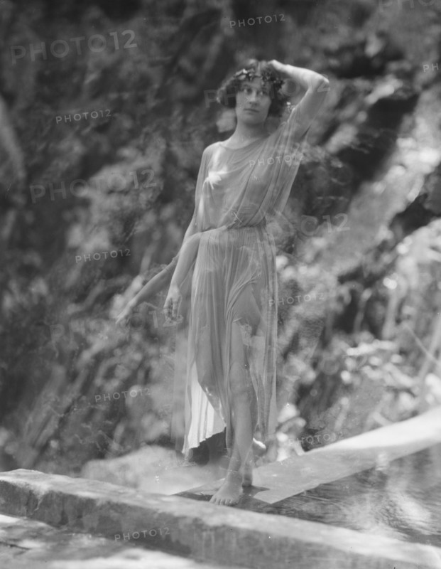 Tonetti, Miss, at Sneding's Landing, 1921 June 7. Creator: Arnold Genthe.