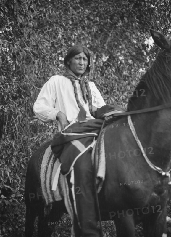 [Taos Pueblo, New Mexico], between 1899 and 1928. Creator: Arnold Genthe.