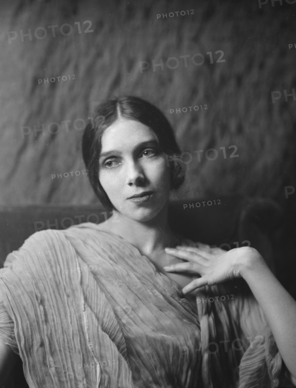 Severn, Margaret, Miss, portrait photograph, 1923 Creator: Arnold Genthe.