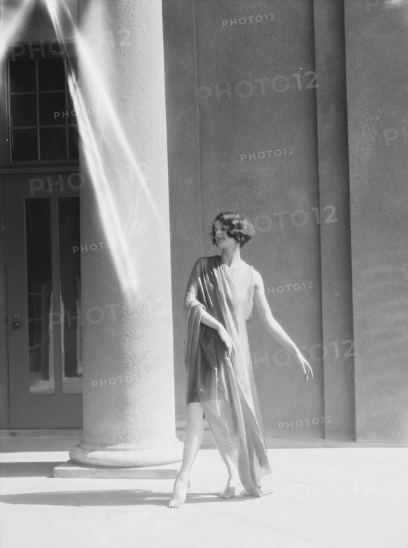 University of California at Berkeley dancers, 1927 Creator: Arnold Genthe.
