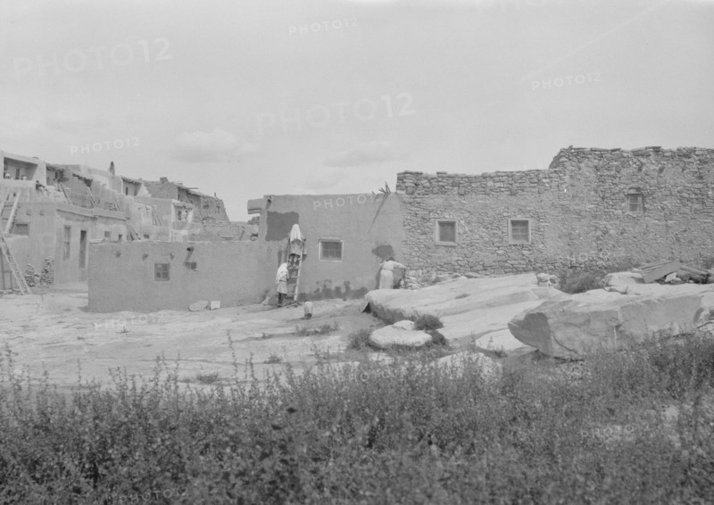 Acoma, New Mexico area views, between 1899 and 1928. Creator: Arnold Genthe.
