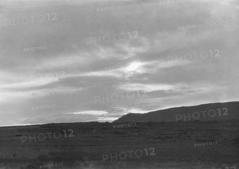 Acoma, New Mexico area views, between 1899 and 1928. Creator: Arnold Genthe.