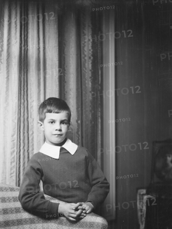 Twichell Mr., son of, portrait photograph, 1925 Nov. 19. Creator: Arnold Genthe.