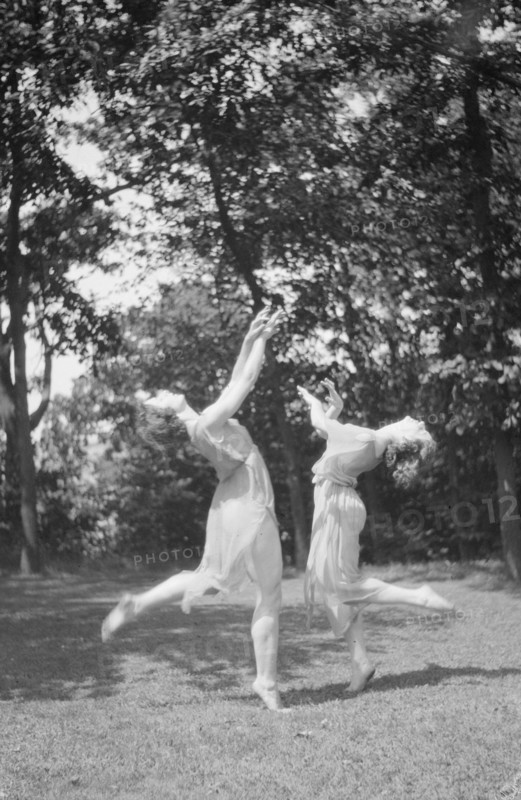 Desha and Leah dancing in Port Washington, 1921 Aug. 21. Creator: Arnold Genthe.