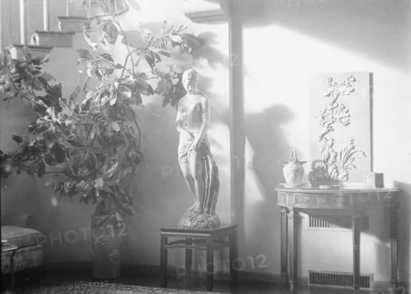 Alanson, Bertram, Mr., residence, between 1927 and 1942. Creator: Arnold Genthe.