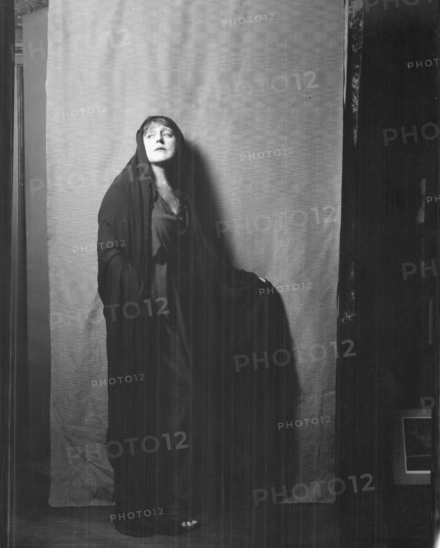 Anglin, Margaret, Miss, in costume, between 1910 and 1925. Creator: Arnold Genthe.