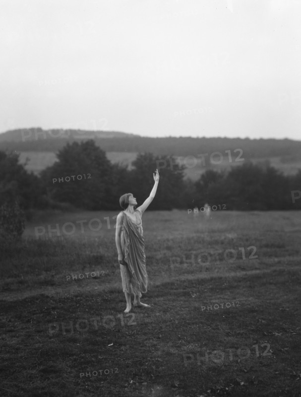 Elizabeth Duncan dancers and children, between 1916 and 1941. Creator: Arnold Genthe.