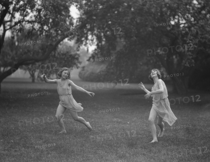 Elizabeth Duncan dancers and children, between 1916 and 1941. Creator: Arnold Genthe.