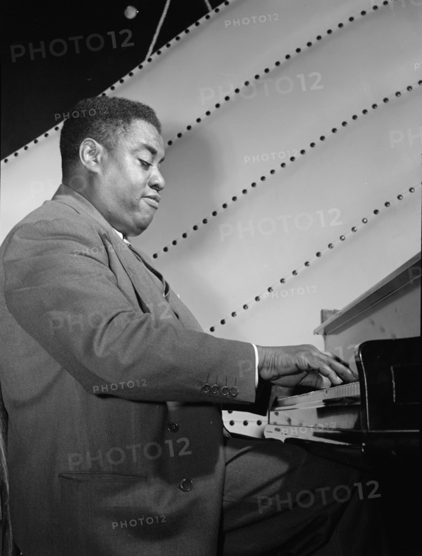 Portrait of Art Tatum, Vogue Room, New York, N.Y., 1946. Creator: William Paul Gottlieb.