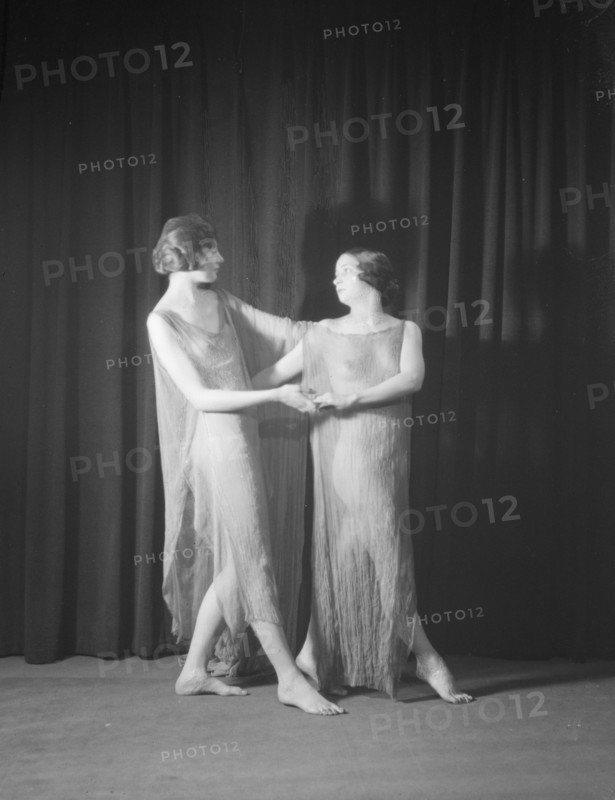 McKenzie, Margaret, Miss, and unidentified dancer, 1920 Feb. 19. Creator: Arnold Genthe.