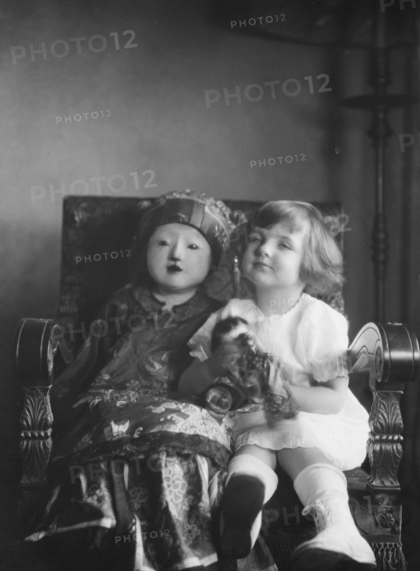 Rice, Isaac, Mrs., grandaughter of, portrait photograph, 1920 July 26. Creator: Arnold Genthe.