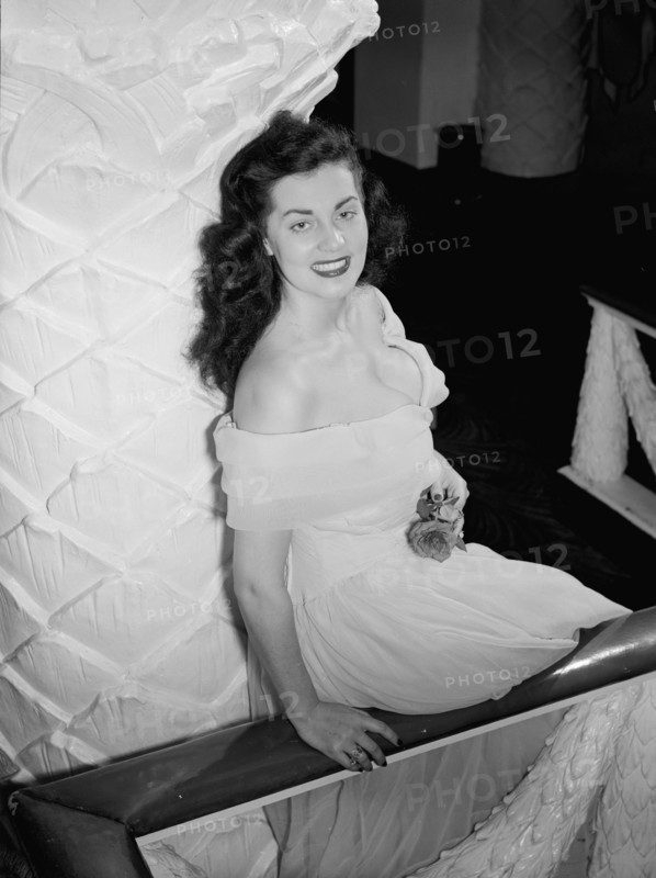 Portrait of Betty George, Copacabana(?), New York, N.Y., ca. Sept. 1947. Creator: William Paul Gottlieb.