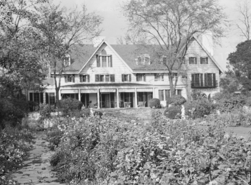 Taylor, Myron C., Mr., residence and grounds, Locust Valley, Long Island, New York, 1928 Nov. Creator: Arnold Genthe.
