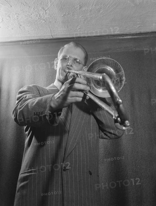 Portrait of Bill Harris, William P. Gottlieb's home (table tennis room), N.Y., ca. Apr. 1947. Creator: William Paul Gottlieb.
