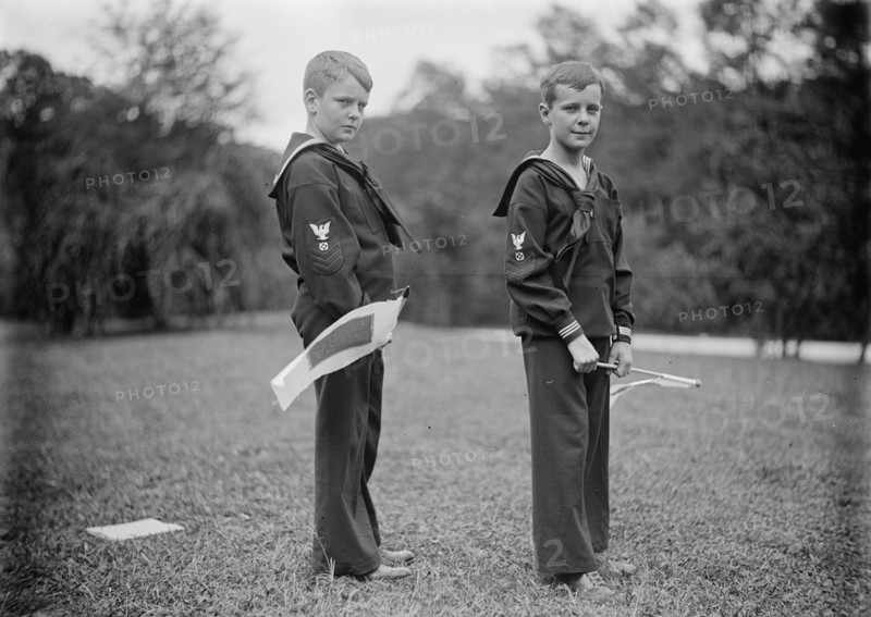 Frank A. Daniels, Right, with Brother Jonathan Daniels, 1915. Creator: Harris & Ewing.