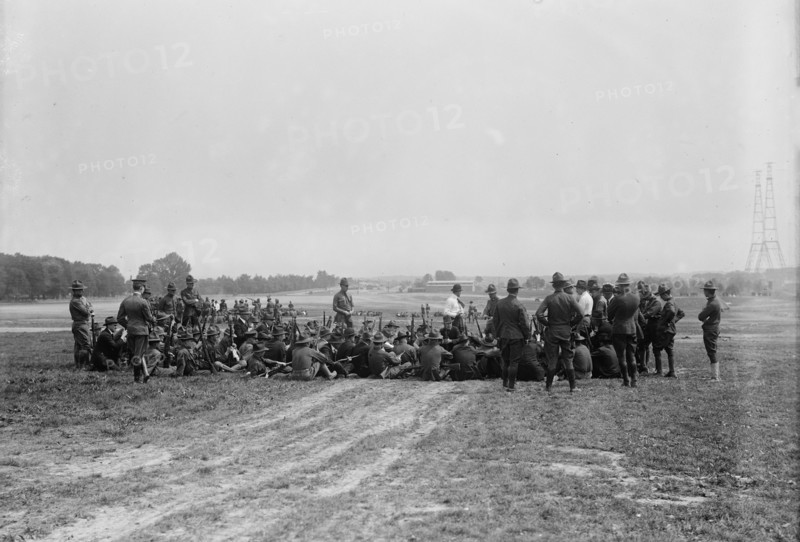 Fort McHenry - Groups, 1917. Creator: Harris & Ewing.
