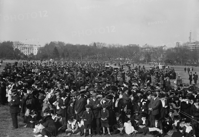 Liberty Loan Crowds, 1917. Creator: Harris & Ewing.