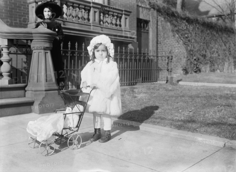 Naon Children, 1912. Creator: Harris & Ewing.
