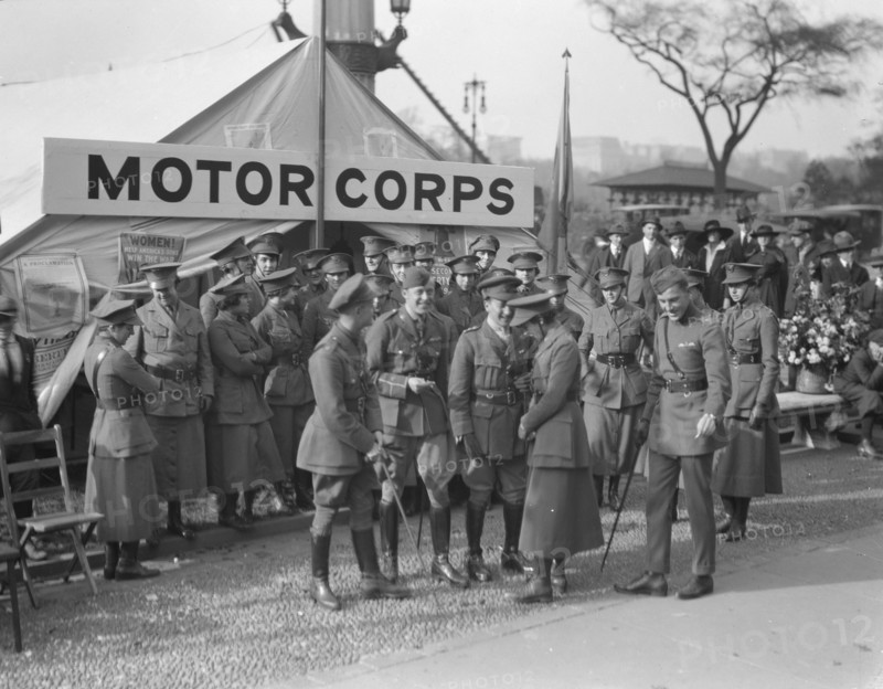 Motor Corps, with Major Bastedo, between 1917 and 1919. Creator: Arnold Genthe.