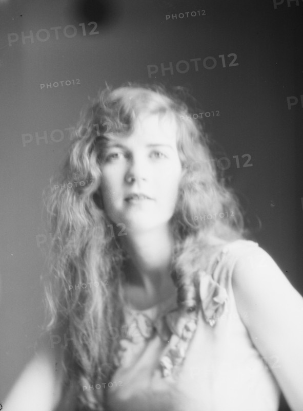 Barnett, Sally, Miss, portrait photograph, 1927 Creator: Arnold Genthe.