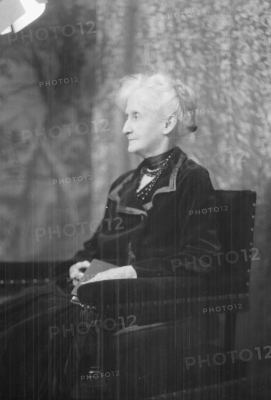 Ford, Mary, Miss, portrait photograph, 1928 Nov. or Dec. Creator: Arnold Genthe.