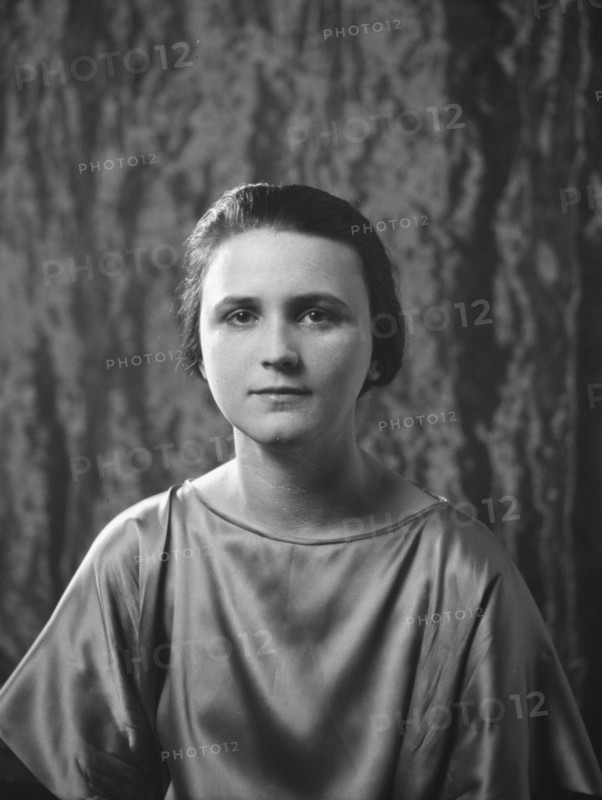Hale, Richard, Mrs., portrait photograph, 1924 Apr. 8. Creator: Arnold Genthe.