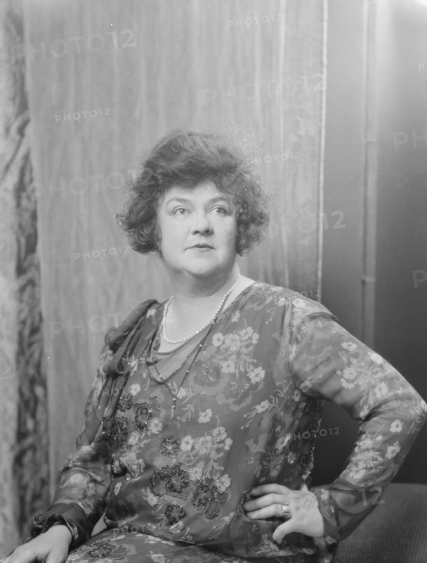 Mott-Smith, May, Miss, or Mrs. Mary Mott Small, portrait photograph, 1928 May 10. Creator: Arnold Genthe.