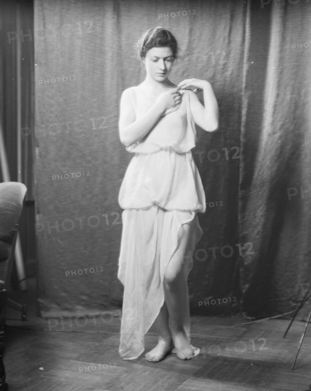 Powers, Betty, Miss, portrait photograph, 1929 Mar. 2. Creator: Arnold Genthe.