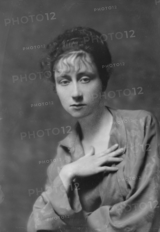 Angle, F., Miss, portrait photograph, 1916 Apr. 28. Creator: Arnold Genthe.