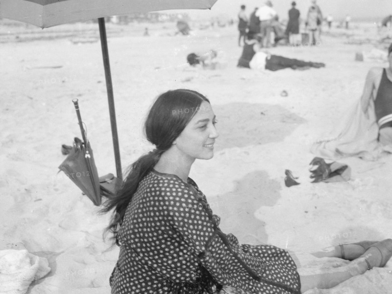 Aoliado, Miss, at the beach, between 1920 and 1935. Creator: Arnold Genthe.