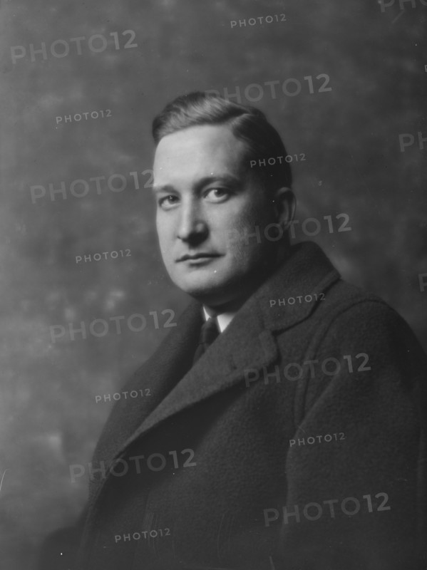 Beck, Charles, Mr., portrait photograph, 1915 Dec. or 1916 Jan. Creator: Arnold Genthe.