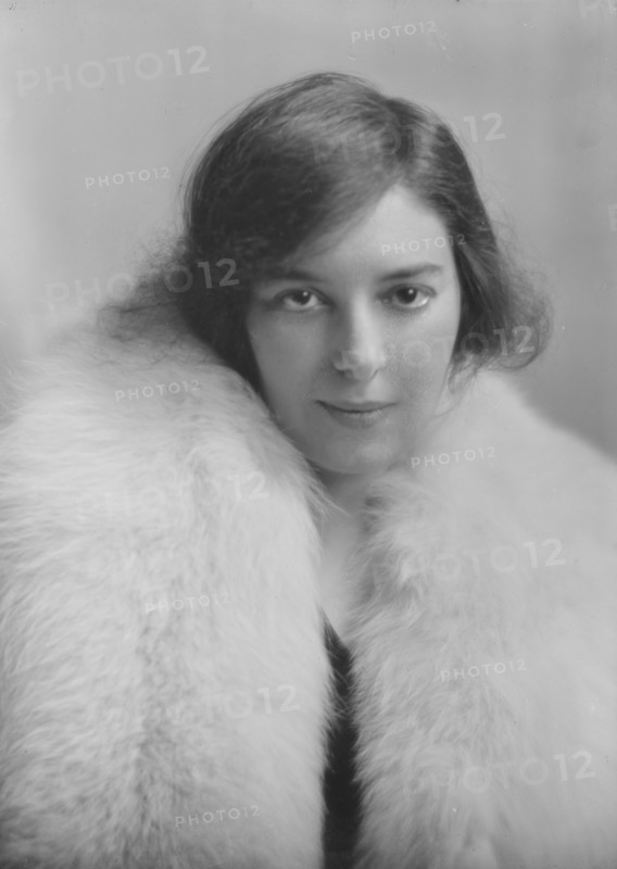 Boshko, Victoria, Miss, portrait photograph, 1917 Feb. 23. Creator: Arnold Genthe.