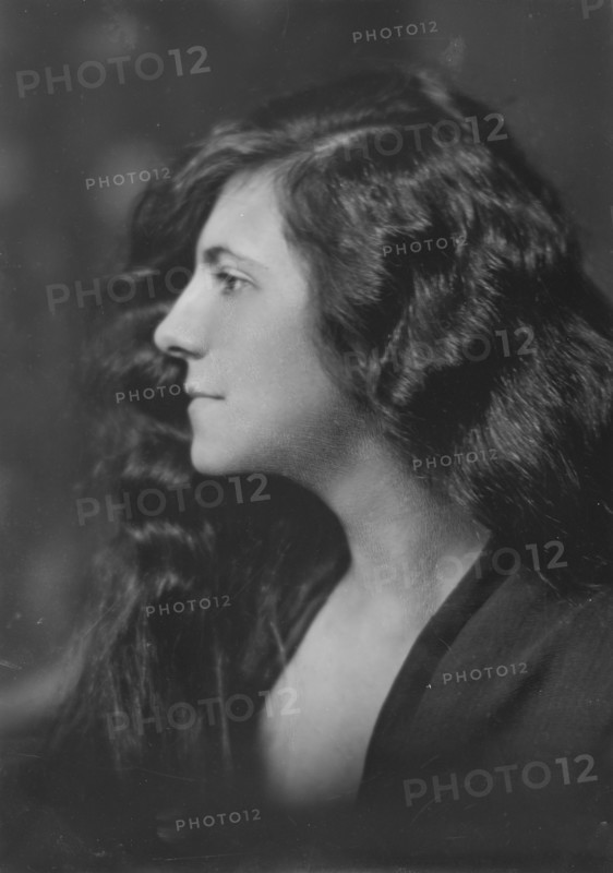 Brooks, Anita, Miss, portrait photograph, 1917 or 1918. Creator: Arnold Genthe.