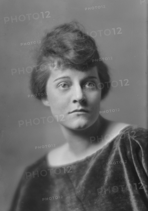 Bruback, Jessie, Miss, portrait photograph, 1914 Apr. 16. Creator: Arnold Genthe.