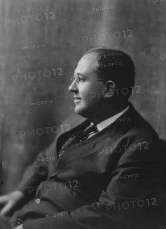 Bruce, Ned, Mr., portrait photograph, 1915 June 12. Creator: Arnold Genthe.