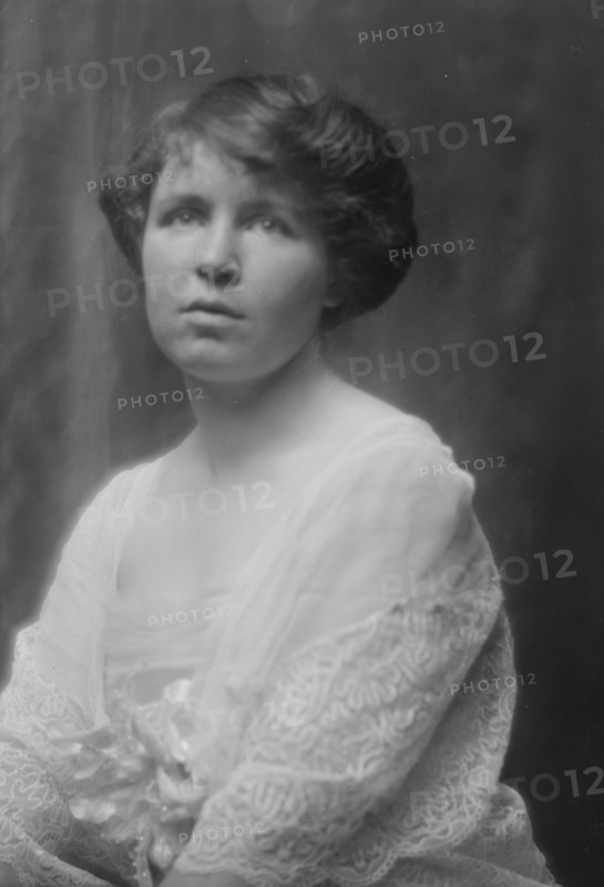 Burk, A.N., Miss, portrait photograph, 1912 or 1913. Creator: Arnold Genthe.