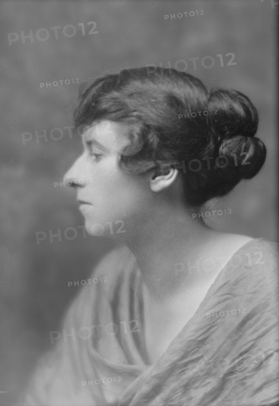 Cisco, John Jay, Mrs., portrait photograph, 1915 June 22. Creator: Arnold Genthe.