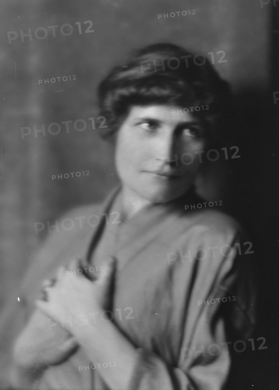 Corrigan, Joseph E., Mrs., portrait photograph, 1914 July 8. Creator: Arnold Genthe.