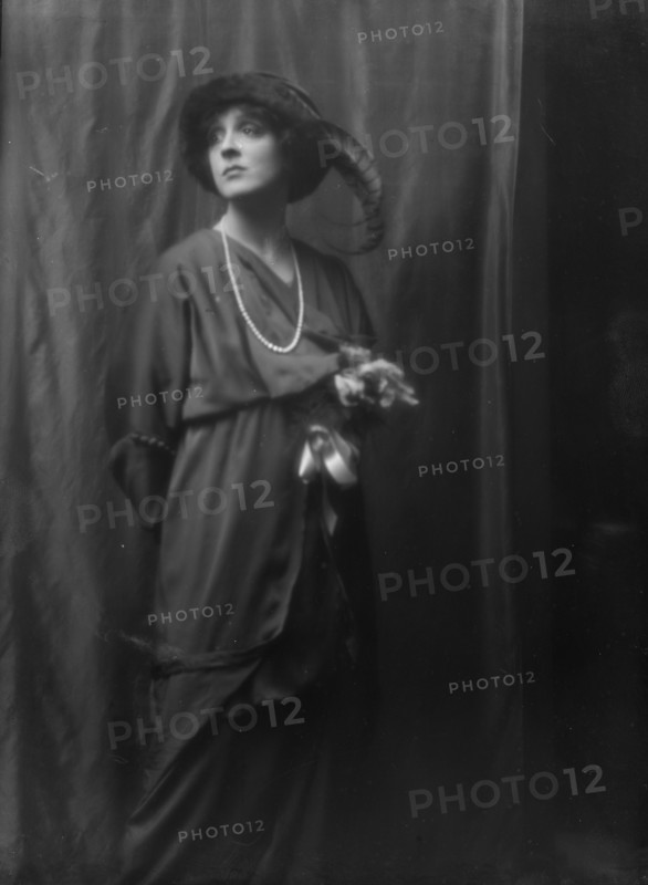 Cowl, Jane, Miss, portrait photograph, between 1912 and 1914. Creator: Arnold Genthe.